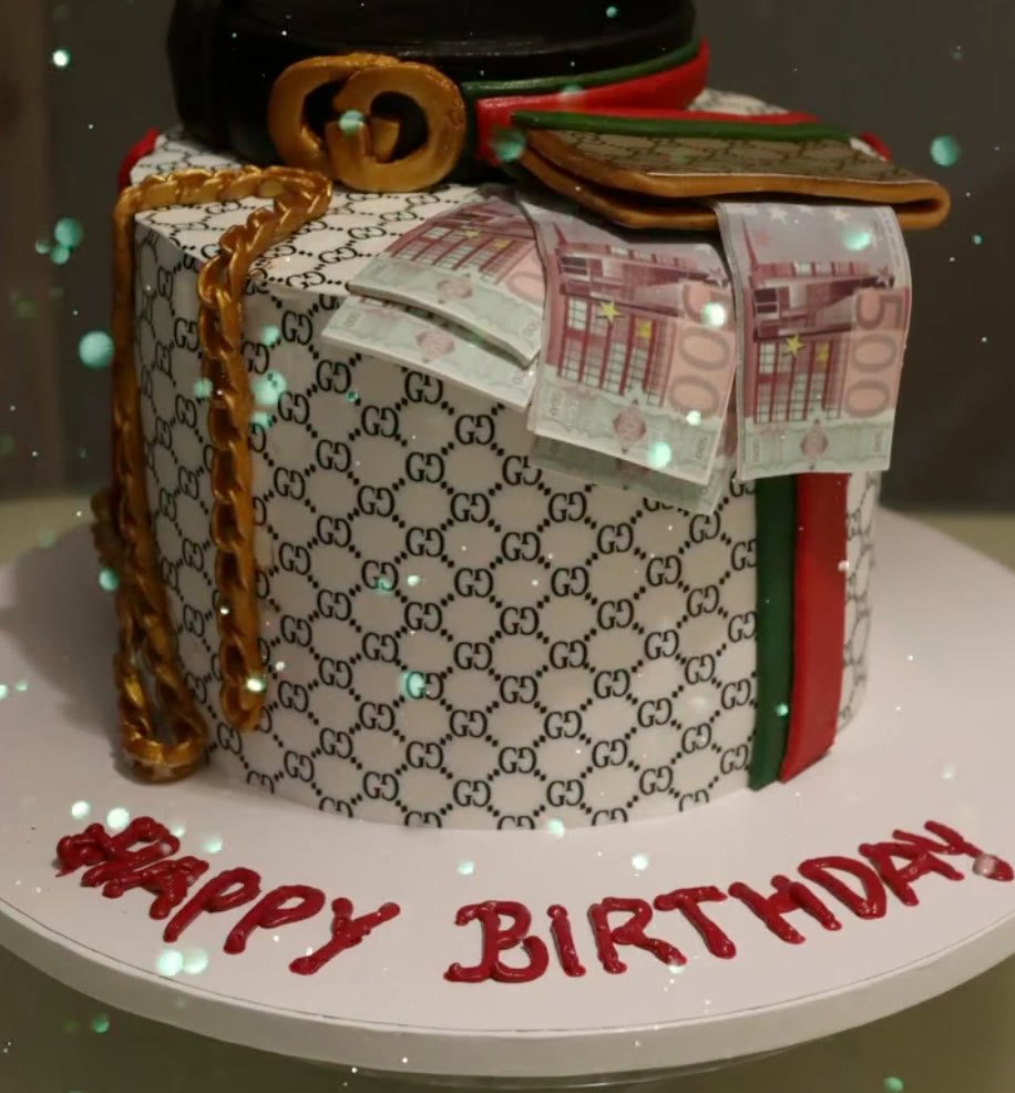 Tarta réplica de caja y bolso Gucci con decoración artesanal